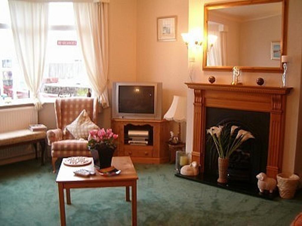 The Adelphi Bed and Breakfast Paignton Exteriör bild
